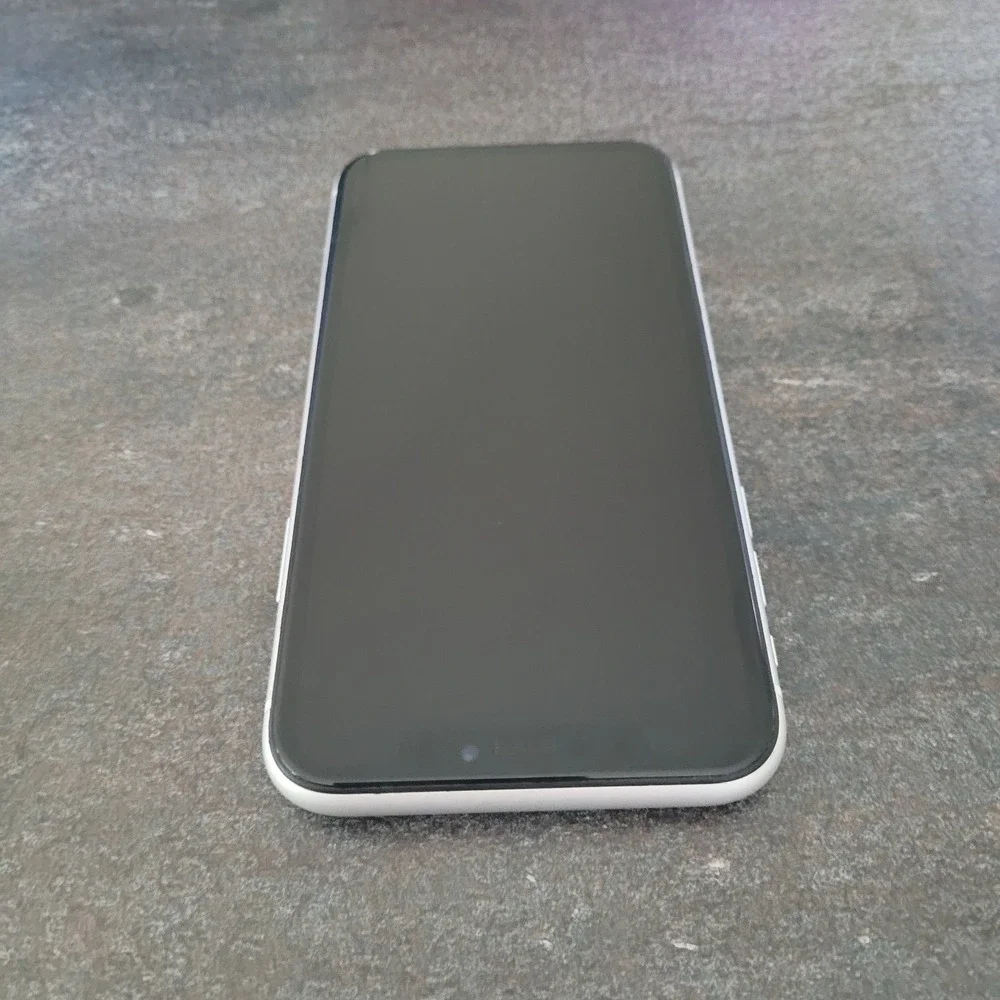 Apple iPhone XR White (For Parts or Repair Bad Screen/Vertical Lines) Unknown GB